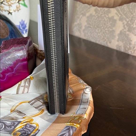 Christian Louboutin Black Wallet with Red Script - Picture 5 of 11